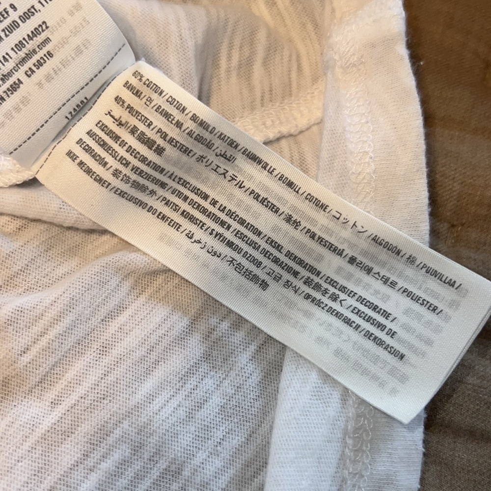Abercrombie and Fitch Tee - Picture 4 of 5